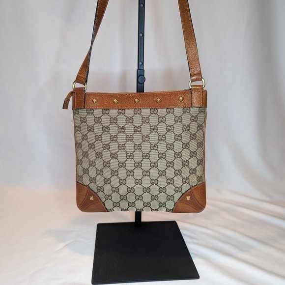 GUCCI Studded Flat Messenger Bag - Picture 5 of 11